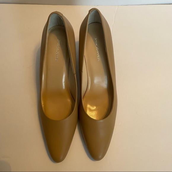 New Jessica London tan heals.  Size 8 1/2M - Picture 11 of 16